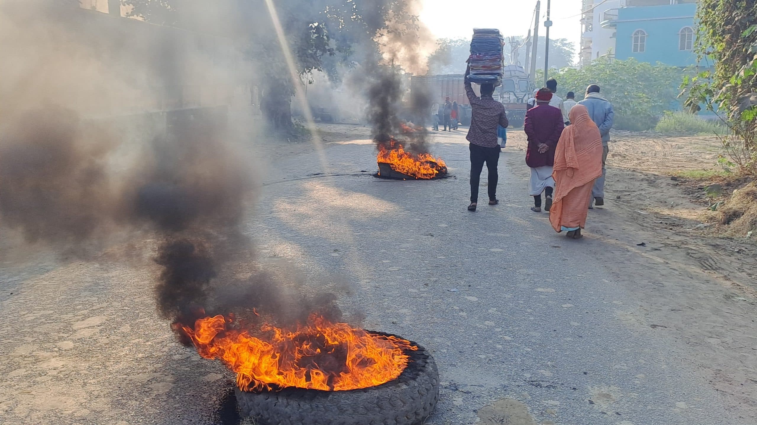 छड़ व्यवसायी की गोली मार कर हत्या, पांच घंटे तक जाम की सड़क