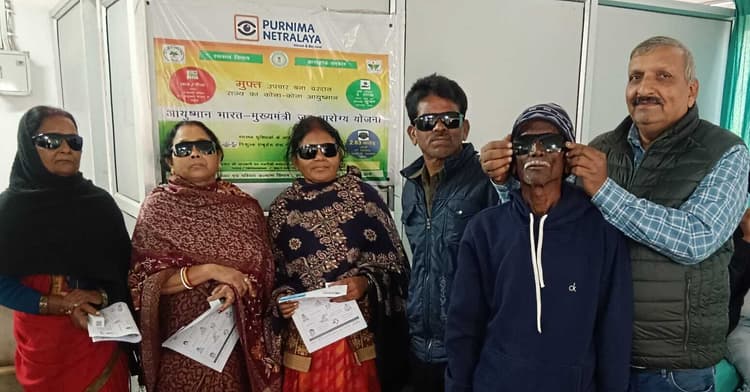 Jamshedpur news. मोतियाबिंद के आठ रोगियाें का हुआ नि:शुल्क ऑपरेशन