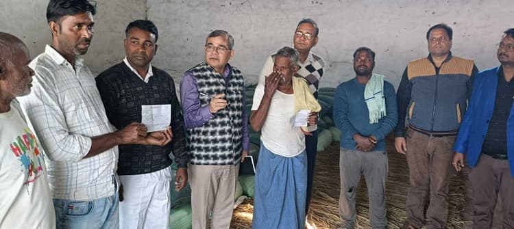 बाजार में किसान नहीं बेचें धान, समर्थन मूल्य पर पैक्स को दें : संयुक्त निबंधक