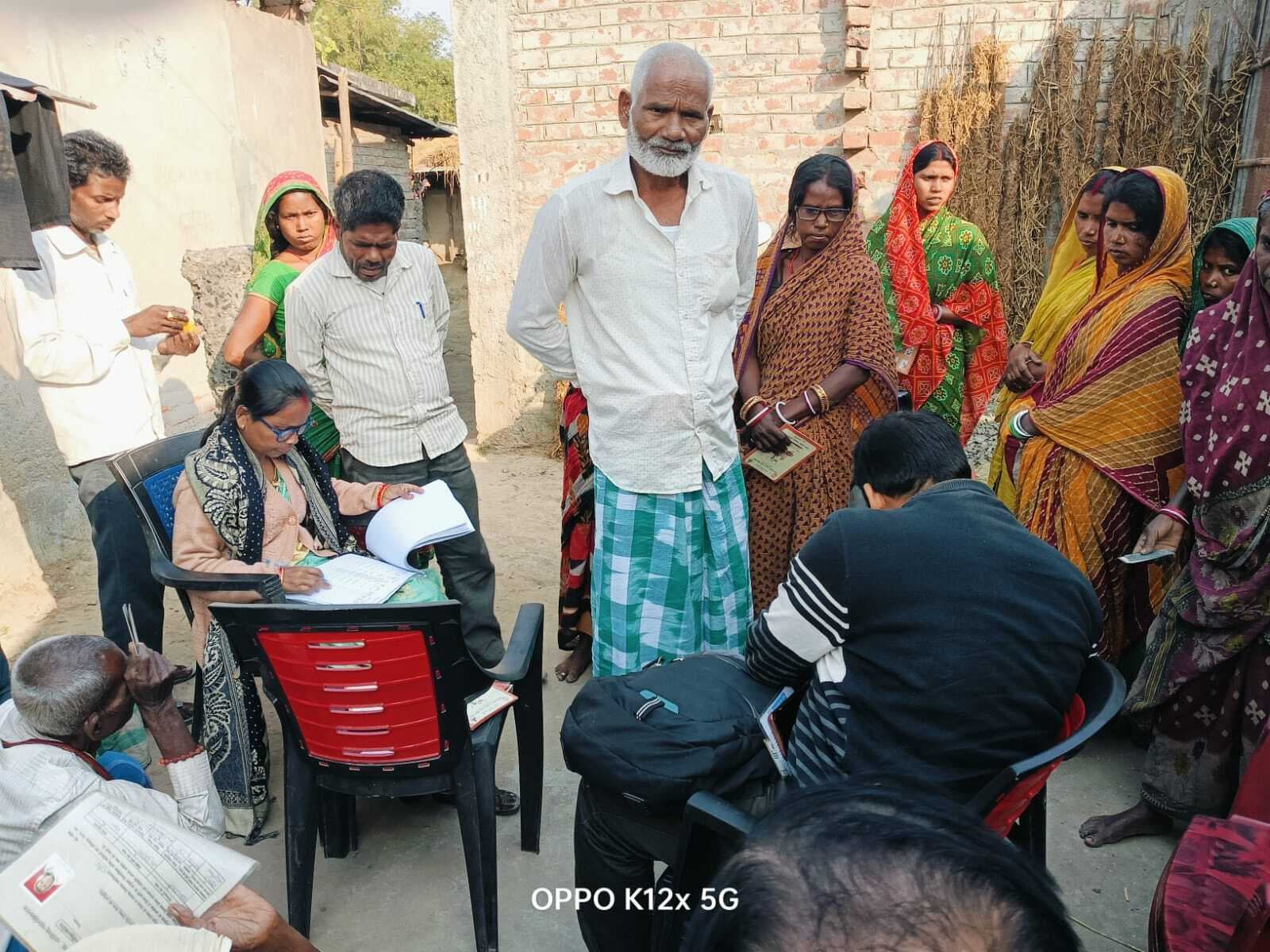 गैड़ा में तीन दिनों से हो रहा सामाजिक अंकेक्षण