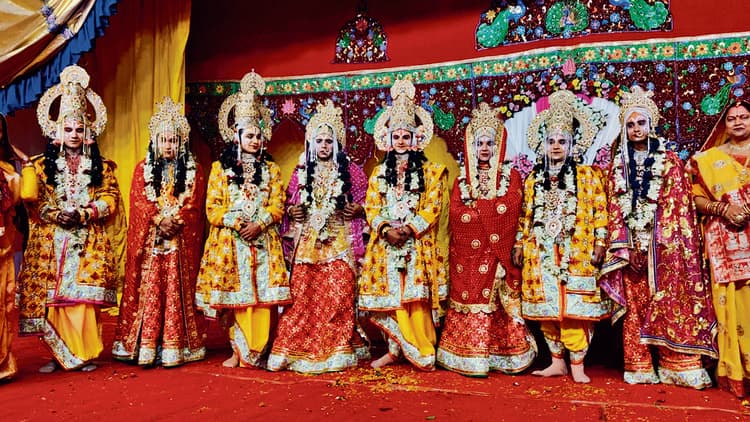 Buxar News: मंडप में फेरे लेकर रघुनंदन बने सिया के पिया