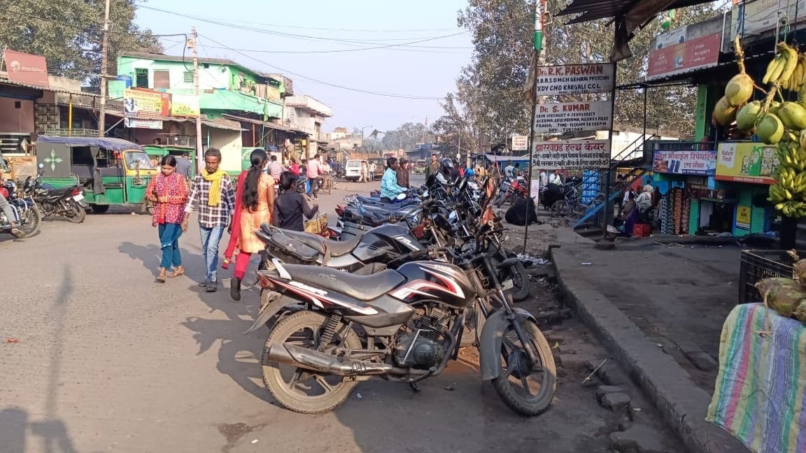 Bokaro News : फुसरो बाजार में स्थायी सब्जी मंडी और बस पड़ाव तक नहीं बना