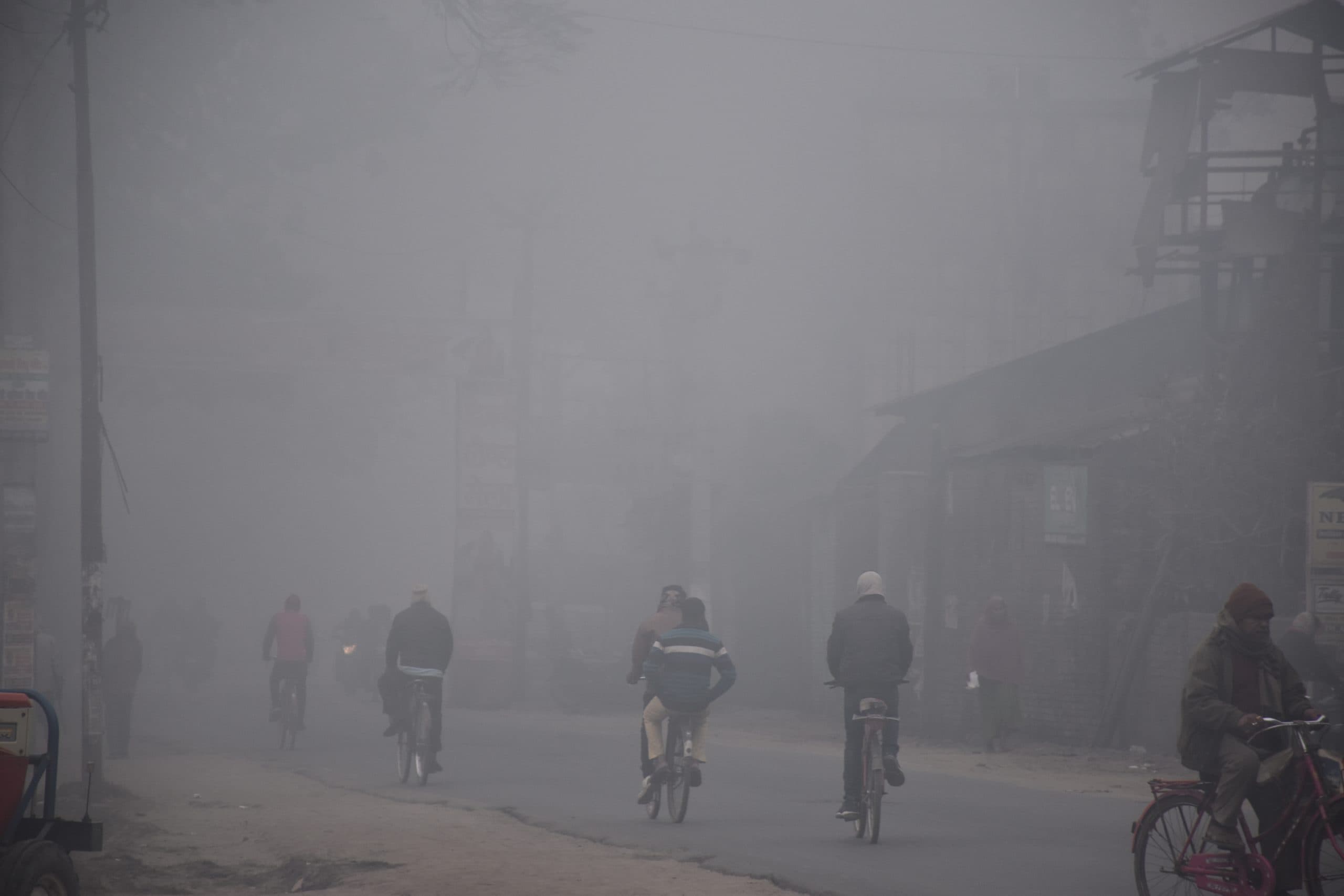 आज बारिश के हैं आसार, तापमान में आयेगी गिरावट