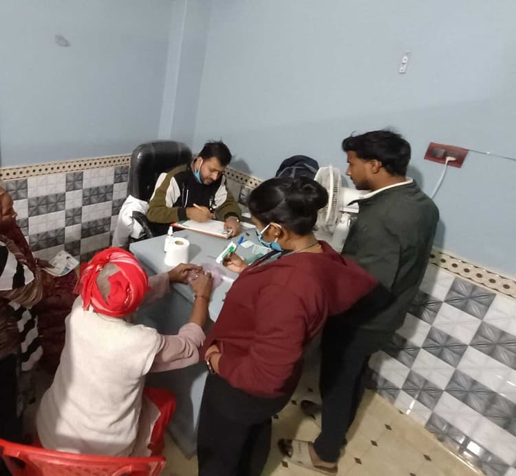 ठंड में नियमित कराएं बीपी और ब्लड शुगर की जांच