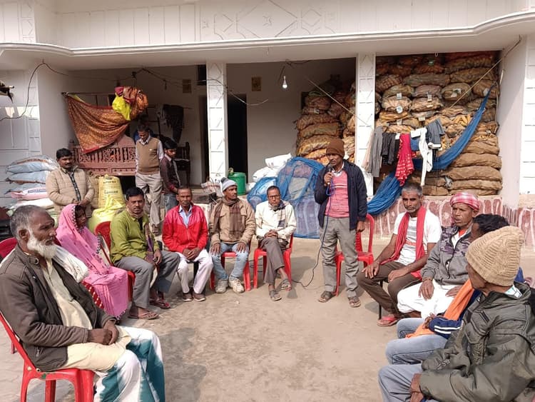 ग्राम रक्षा दल कर्मी को दें अविलंब मान्यता