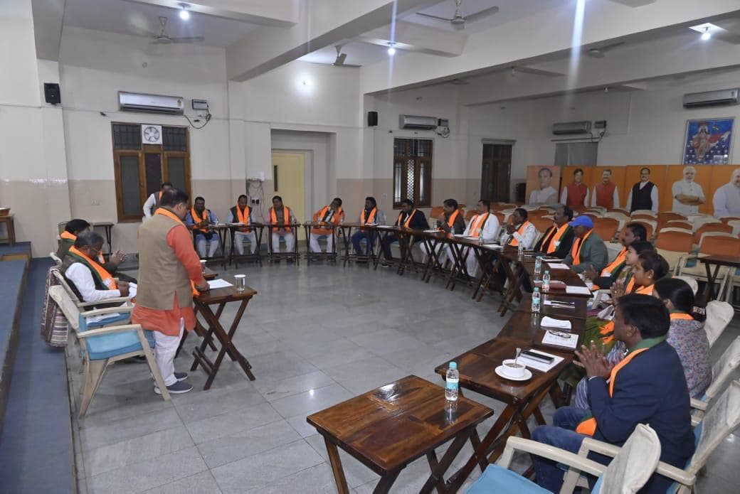 Political News : जनता के प्रहरी के तौर पर विपक्ष की भूमिका निभायेंगे भाजपा विधायक