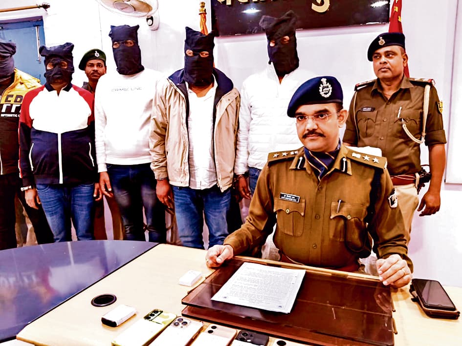 hajipur news. कुख्यात छोटे सरकार की हत्या के आरोपित समेत छह बदमाश गिरफ्तार