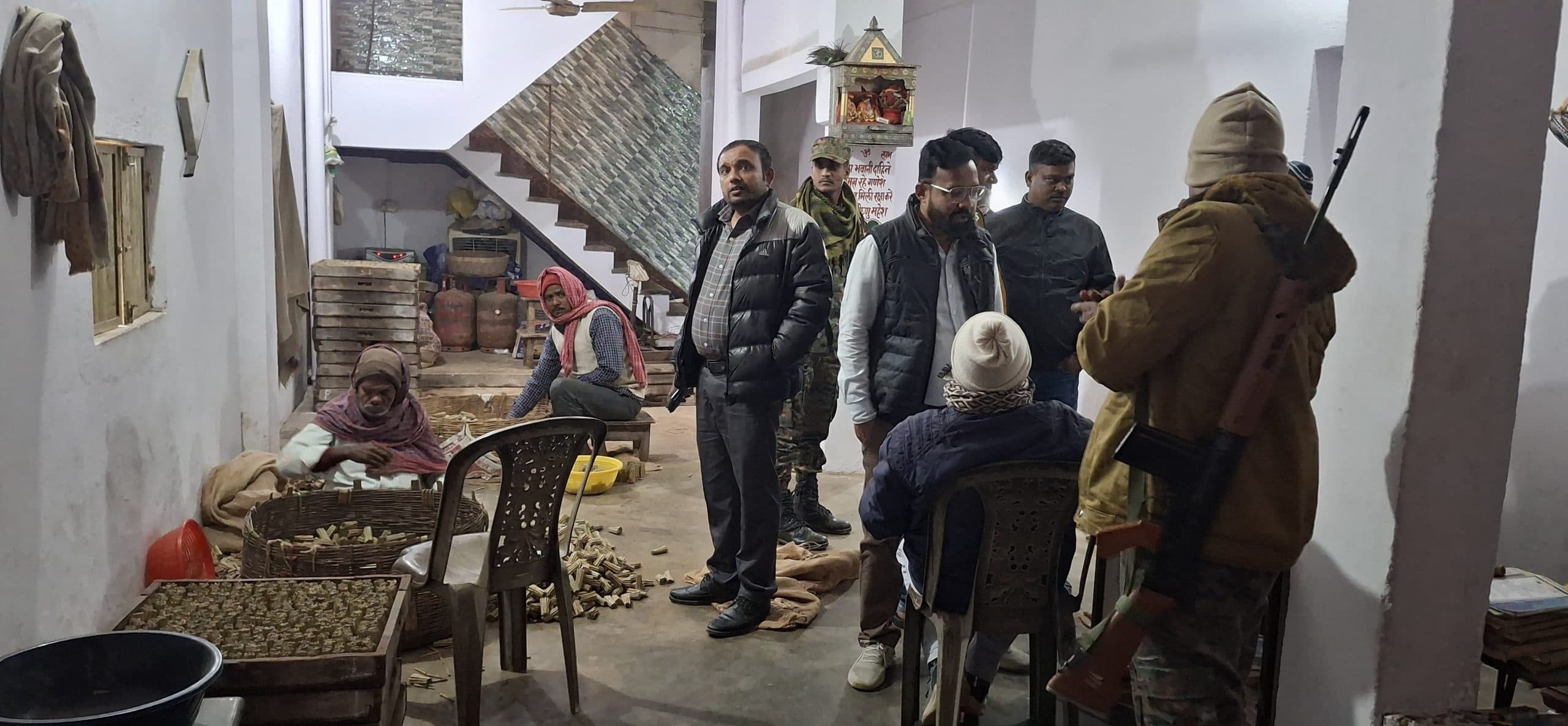 बीड़ी श्रमिकों की न्यूनतम मजदूरी की जांच के लिए प्रशासन ने चलाया अभियान