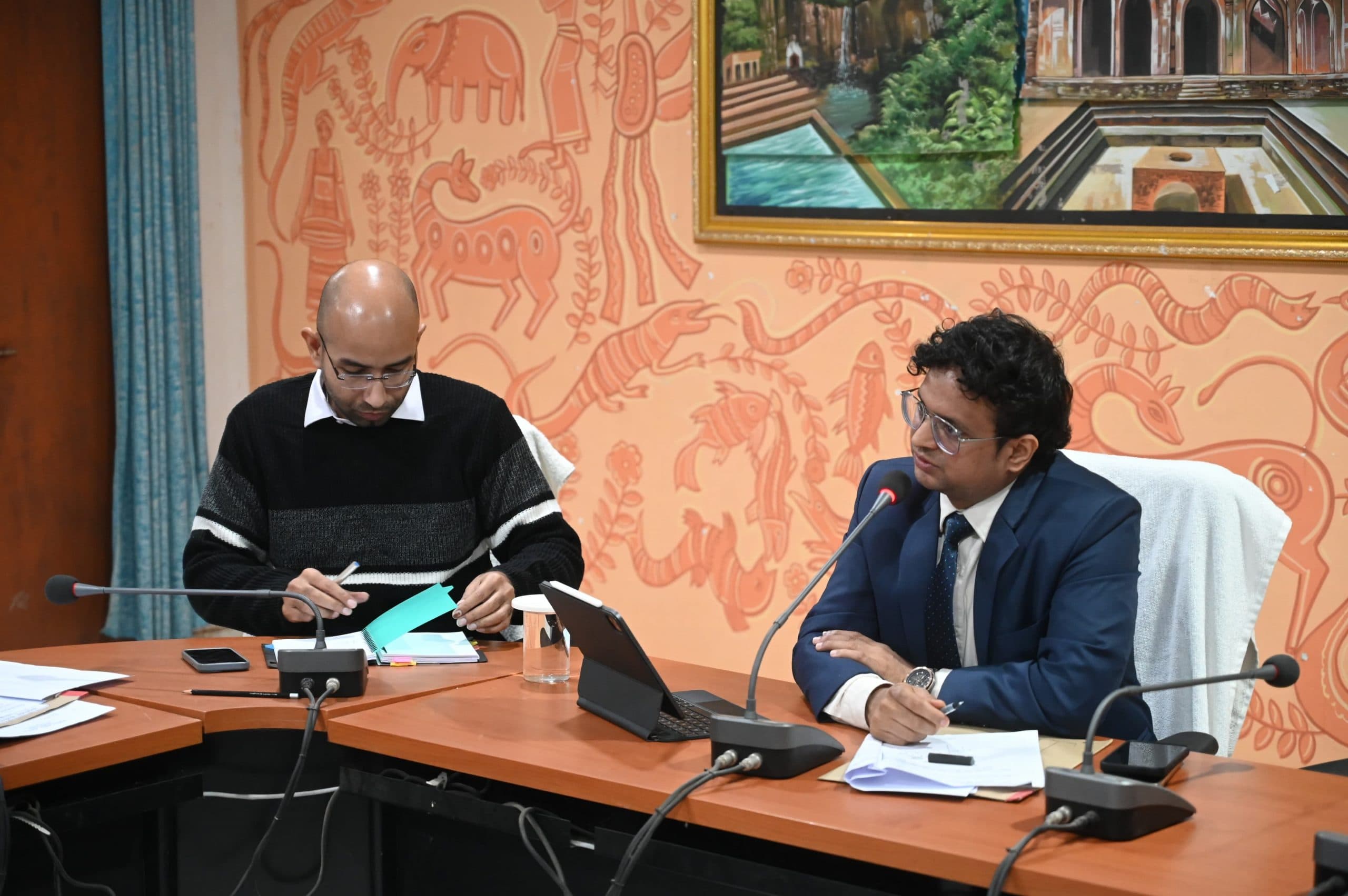 अवैध आर्म्स रखने वालों पर करें कार्रवाई: डीसी