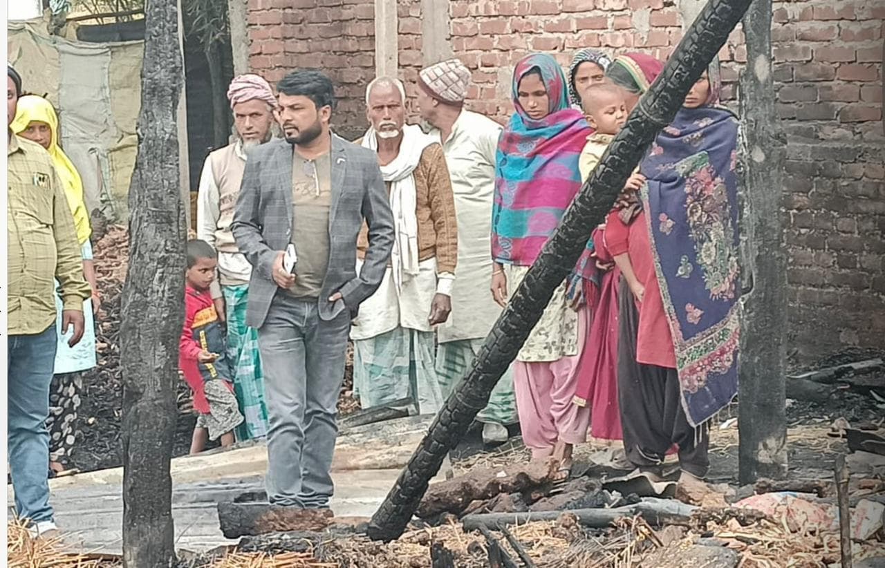 आधा दर्जन घर जल कर राख, पांच लाख की संपत्ति खाक