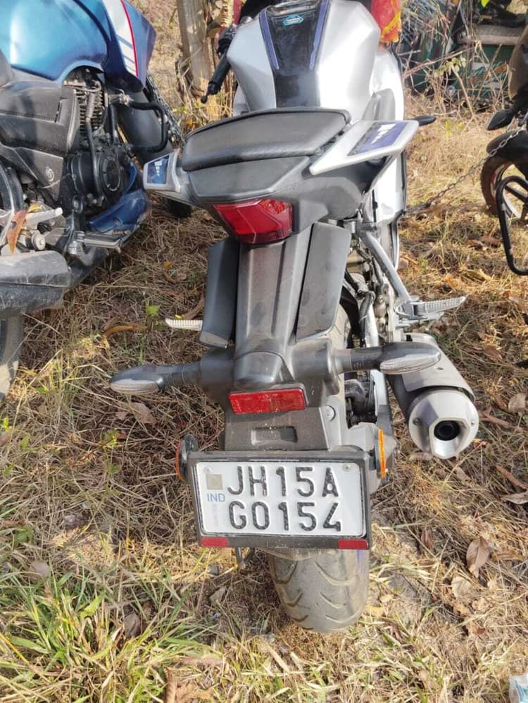 बाइक सवार बदमाशों ने कबाड़ दुकानदार से लूटे 30 हजार