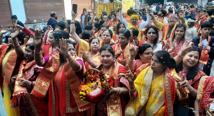 रामकथा में जीवन के अनेक अनसुलझे सवालों का हल