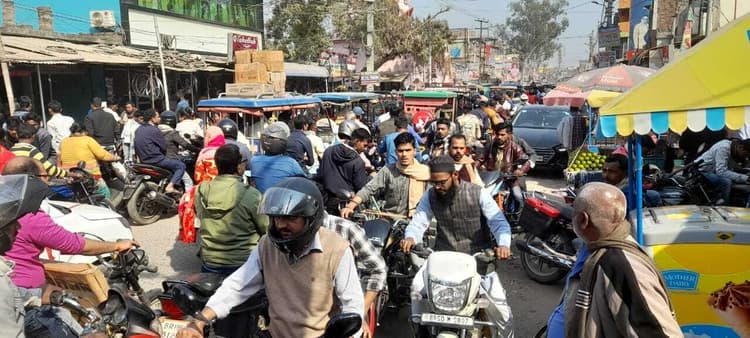 ओवरब्रिज निर्माण : समाधान के बदले चल रहा आरोप प्रत्यारोप का खेल, आम आदमी की जाम में फंसकर जा रही जान