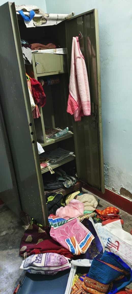 दो भाइयों के घर से नकद समेत आठ लाख की संपत्ति चोरी