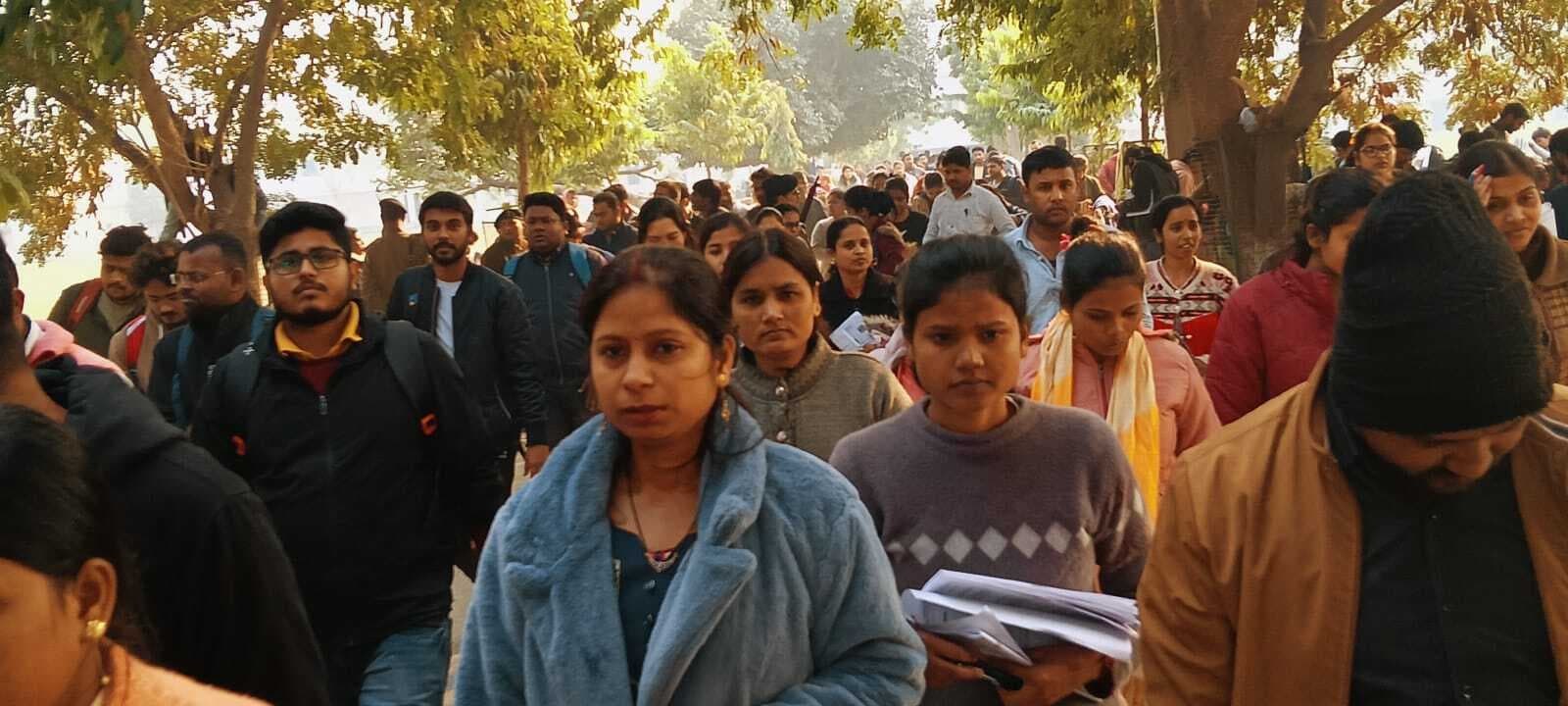 कड़ी सुरक्षा प्रबंध के बीच 24 केंद्रों पर 11,748 अभ्यर्थियों ने दी 70 वीं बीपीएससी की प्रारंभिक परीक्षा