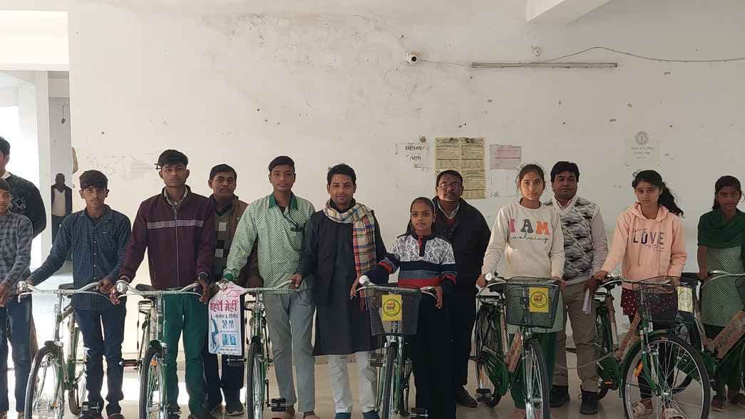 14 छात्र-छात्राओं के बीच बांटी गयी साइकिल वितरण