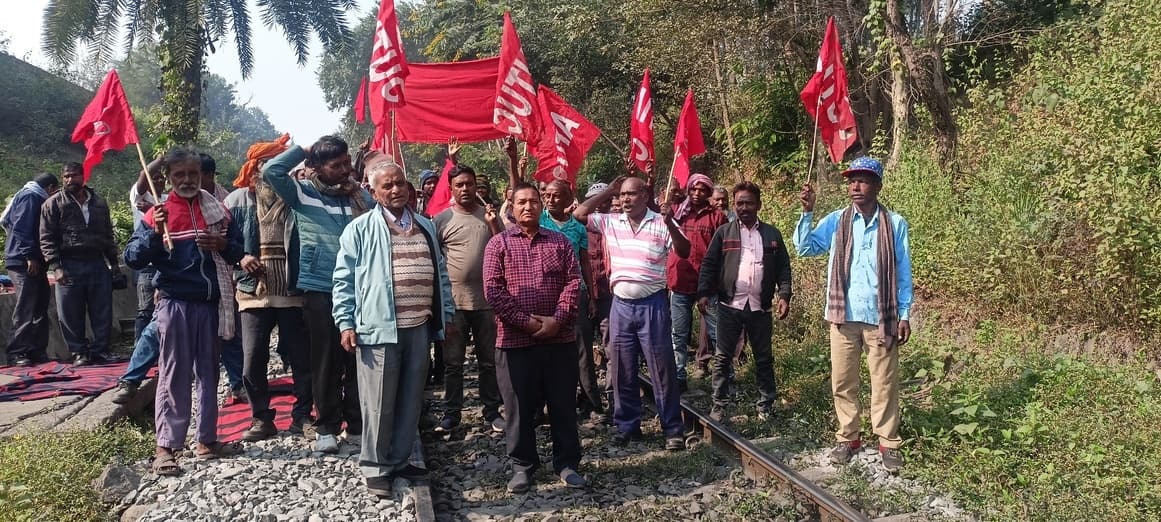 कोयला ढुलाई बाधित रहने से दूसरे दिन भी एनटीपीसी को पांच करोड़ का नुकसान