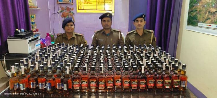 Gaya News : वाहन चेकिंग के दौरान 106 लीटर अंग्रेजी शराब जब्त