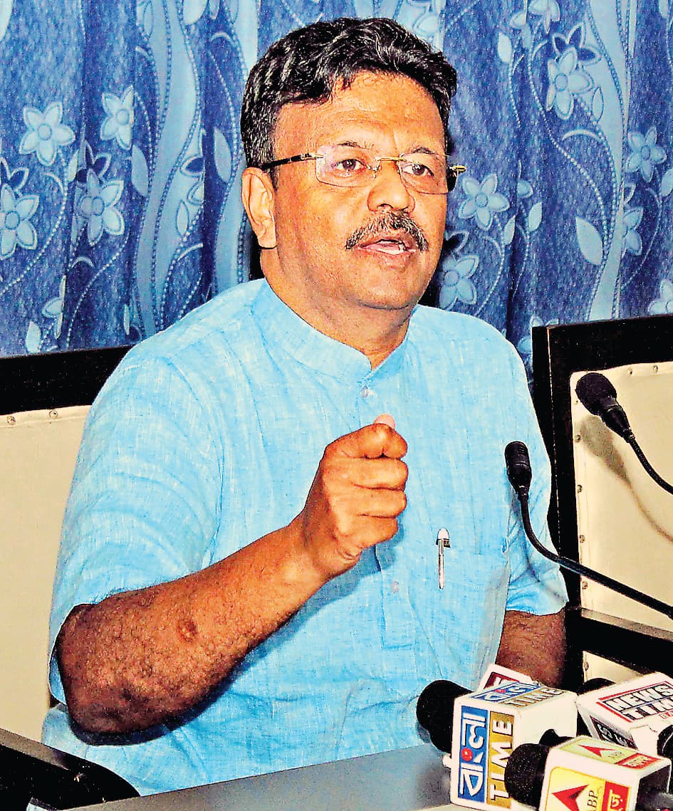 मैं कट्टर धर्मनिरपेक्ष व देशभक्त भारतीय : फिरहाद