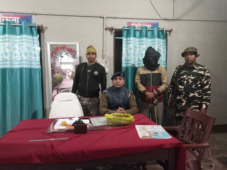 Katihar news : 840 ग्राम गांजा के साथ एक तस्कर गिरफ्तार, बाइक जब्त