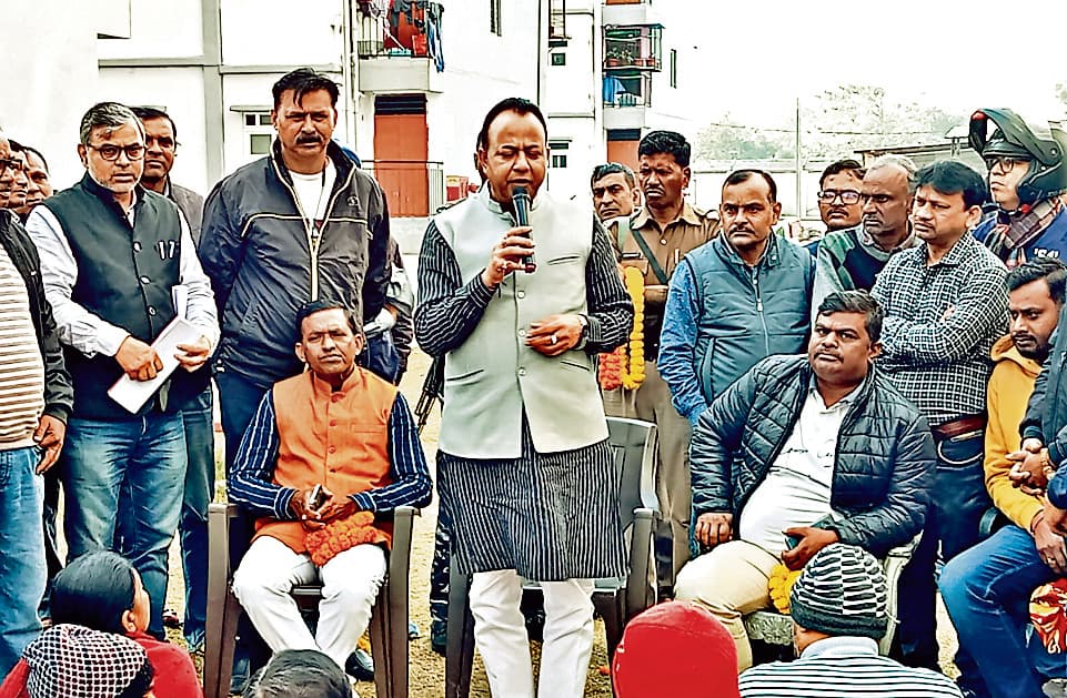 Ranchi News: लाइट हाउस में दो दिन से पानी के लिए हाहाकार