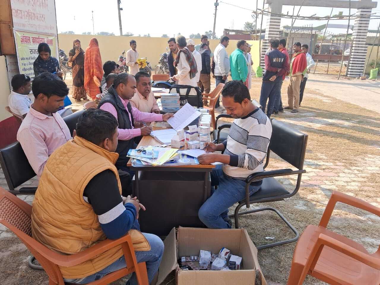 विशेष कैंप में सुनी गई लोगों की समस्याएं व किया त्वरित निष्पादन