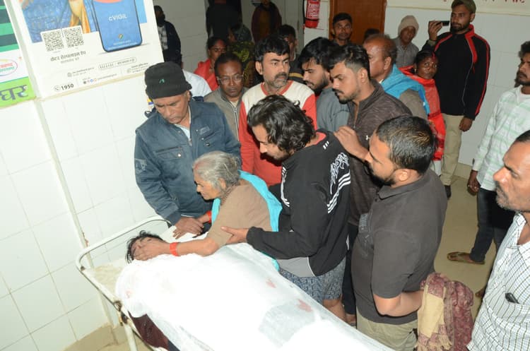 Deoghar news : ट्रक के धक्के से बुलेट बाइक सवार की मौत, उसका साथी घायल