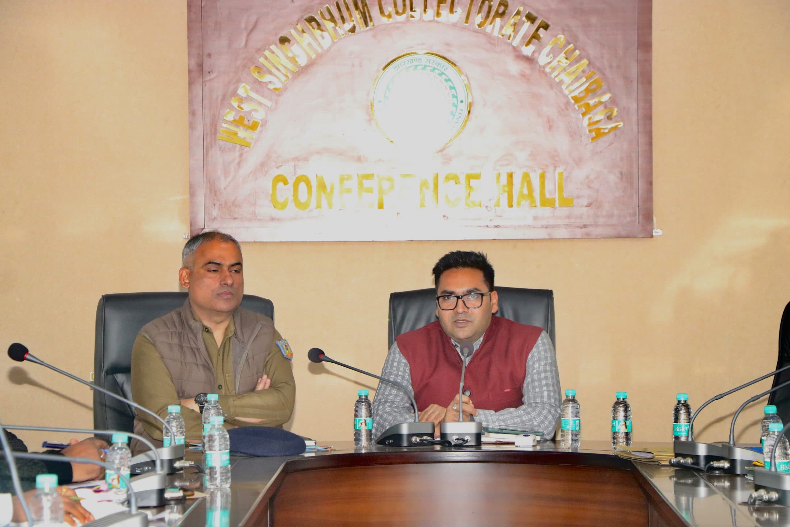 Chaibasa News : भीड़ वाले पिकनिक स्पॉट की सूची बनायें, सुरक्षा के होंगे इंतजाम