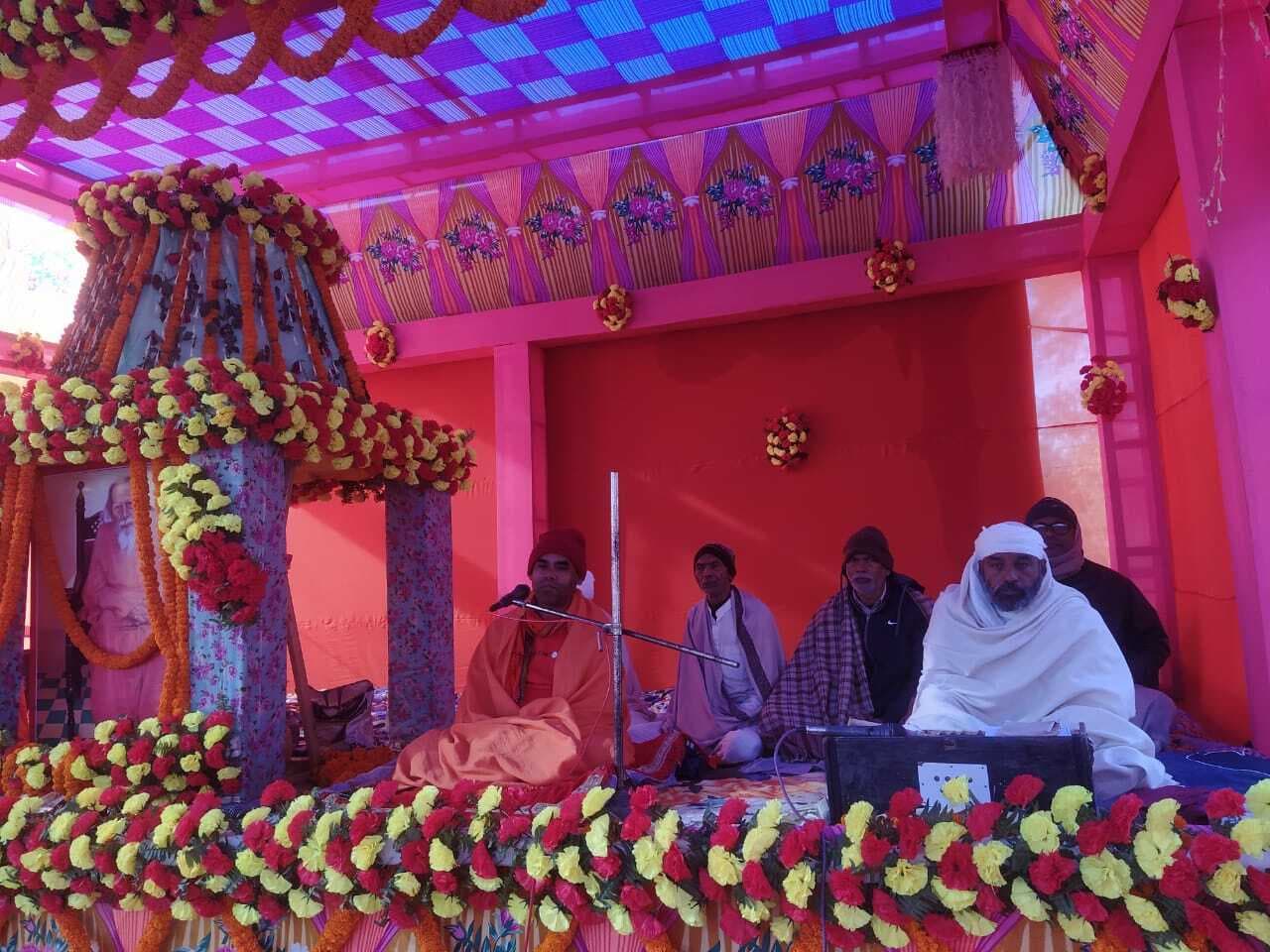 गुरु का स्थान संसार में सर्वोच्च : स्वामी परमानंद