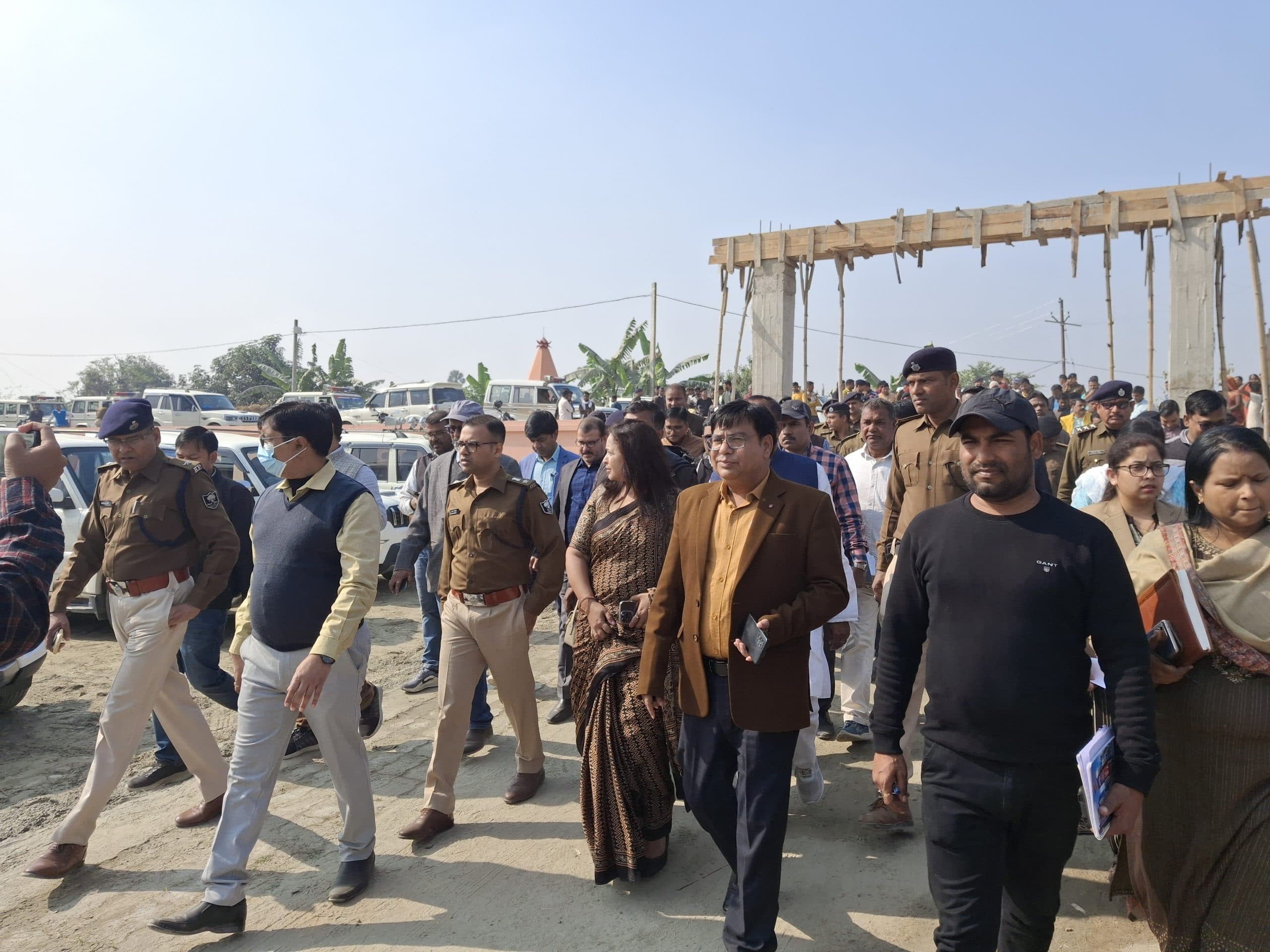 Motihari News : सीएम के संभावित कार्यक्रम के लिए जिला प्रशासन ने की समीक्षा बैठक