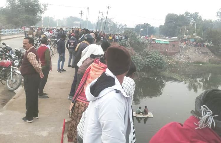 Aurangabad News : अचानक अदरी नदी पुल से कूदा युवक