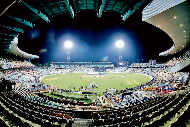 इडेन गार्डेंस में नायर व झूलन के नाम पर स्टैंड्स का नामकरण