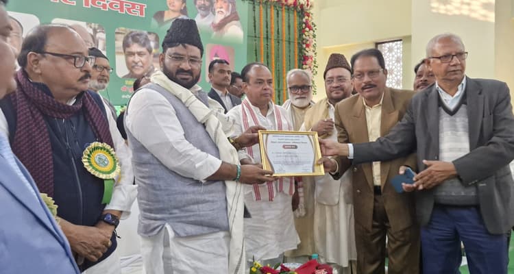 Jamshedpur News : इस कार्य के लिए रांची में सम्मानित हुए समाजसेवी मुख्तार आलम