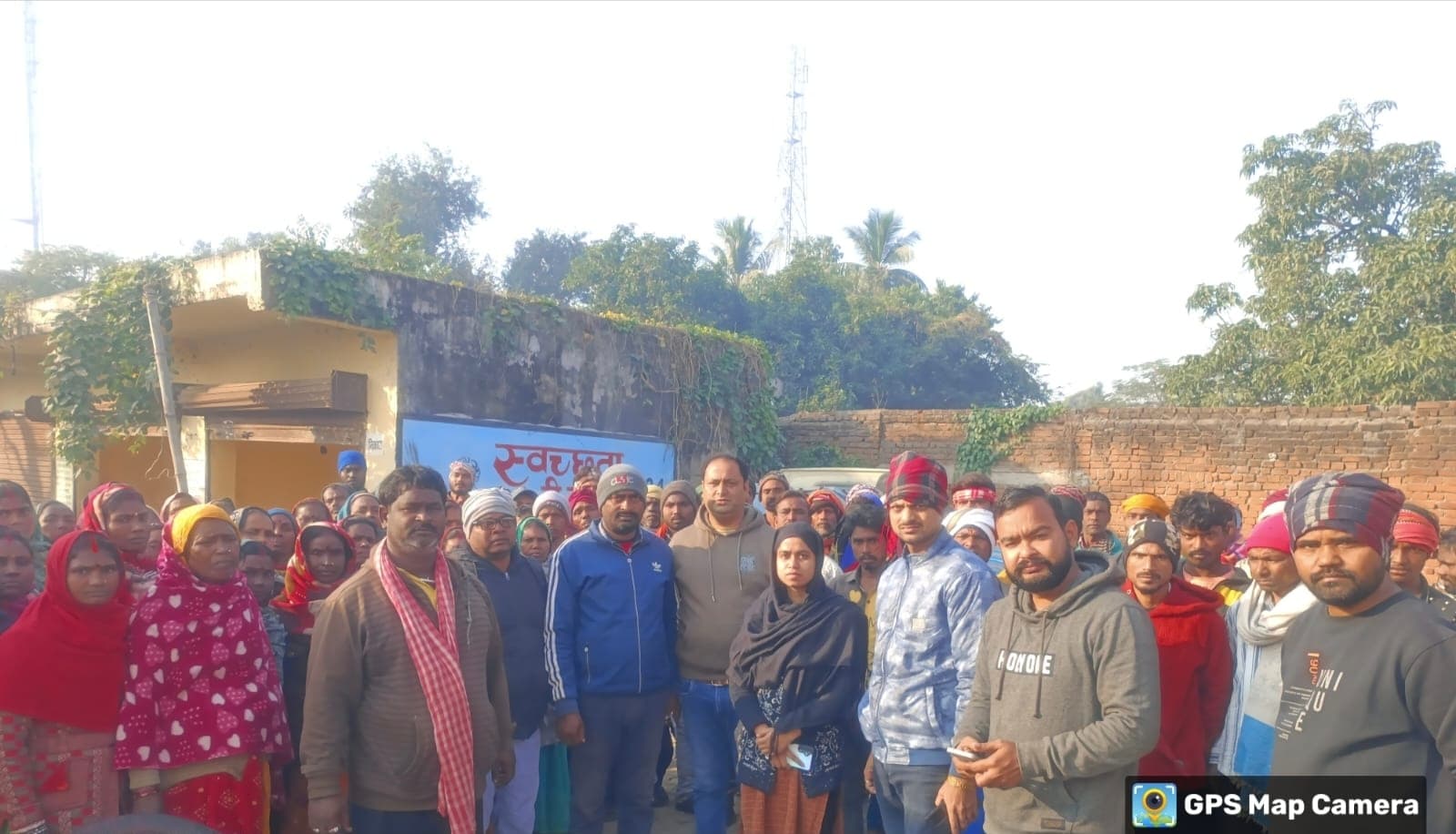 नगर पंचायत अध्यक्ष के आश्वासन के बाद सफाई कर्मियों ने तोड़ी हड़ताल