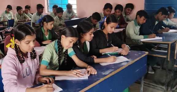 प्रोजेक्ट रेल के तहत बच्चों ने दिया टेस्ट