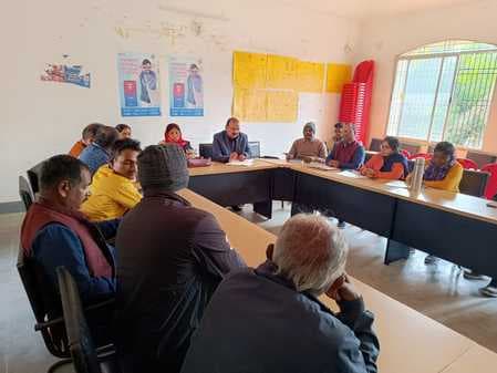 पंसस की बैठक में प्रमुख ने बीइइओ से मांगा स्पष्टीकरण