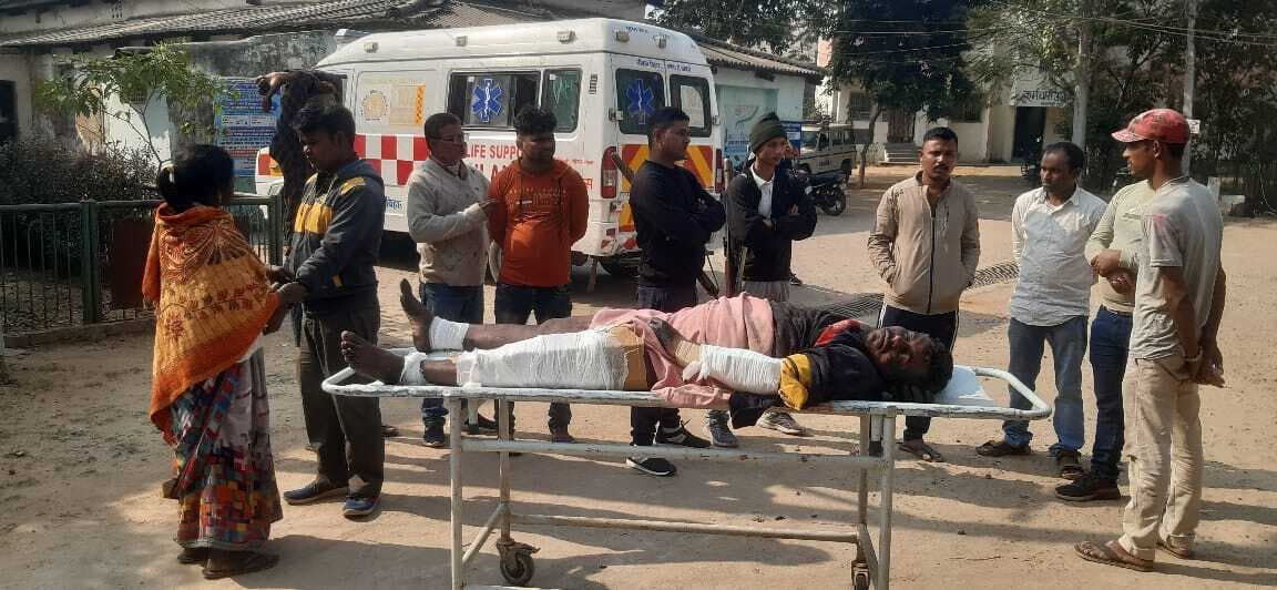 ट्रैक्टर के धक्के से बाइक सवार पटना के युवक की मौत, दूसरा रेफर