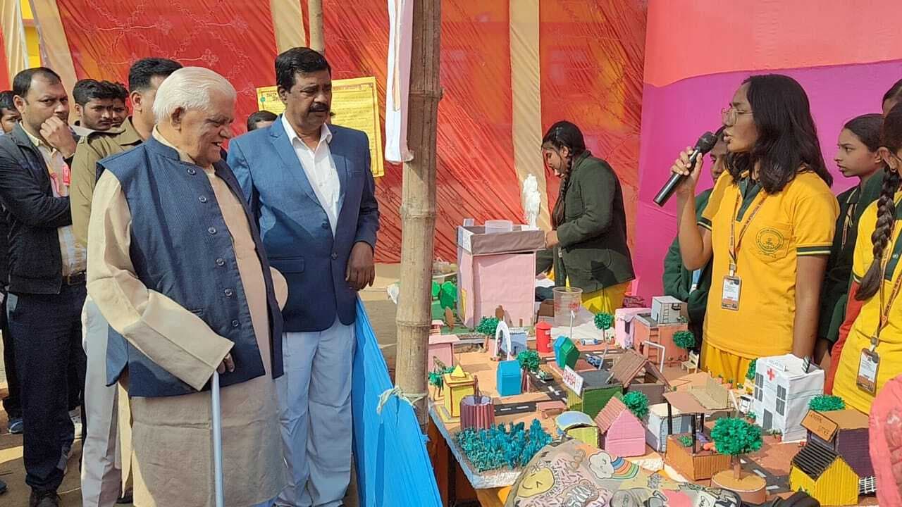 विज्ञान प्रदर्शनी में स्कूली बच्चों ने अपनी वैज्ञानिक क्षमता को किया प्रदर्शित