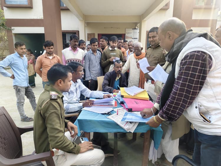 जनता दरबार में सात मामले का हुआ निष्पादन