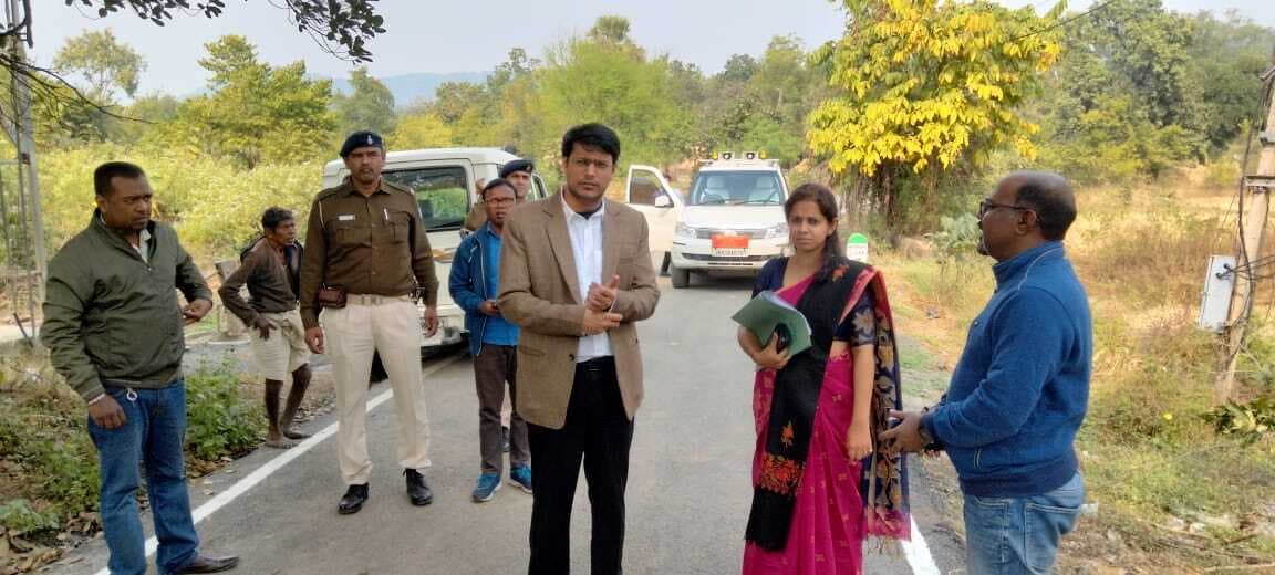 East Singhbhum News : स्वास्थ्य केंद्र में गायब मिले कर्मी, एमओआइसी बोड़ाम को शो-कॉज