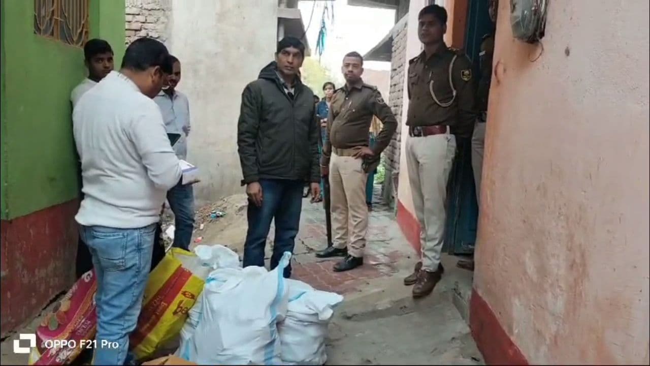 ब्रांडेड कंपनी के डेढ़ लाख के नकली उत्पाद जब्त