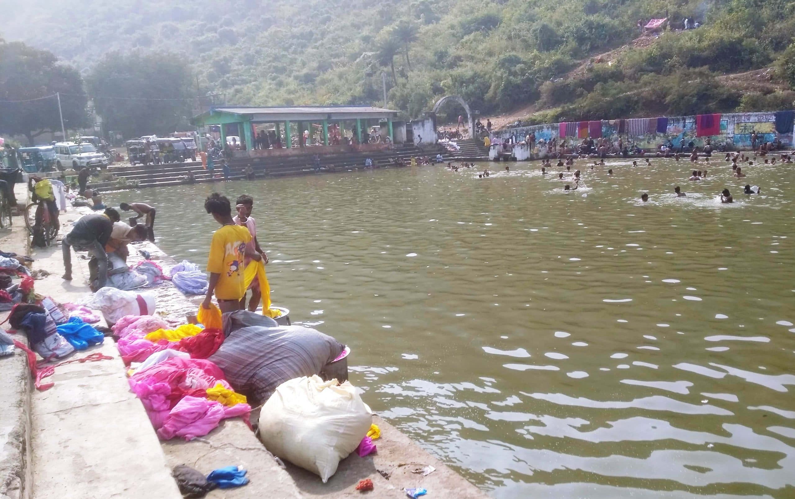 ऋषिकुंड में बढ़ते सैलानियों के बीच गंदगी फैला रहे टेंट संचालक