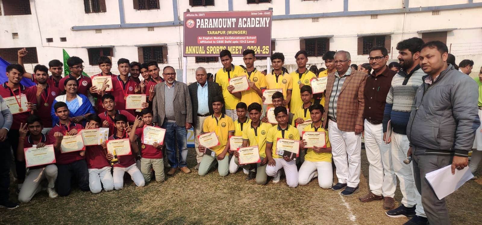 खेल-कूद प्रतियोगिता के विजेताओं को मेडल व प्रशस्ति पत्र देकर किया गया सम्मानित