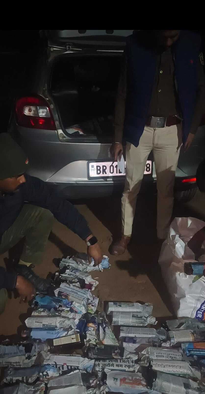 चार पहिया लग्जरी वाहन से 96 लीटर शराब बरामद, तस्कर वाहन छोड़कर फरार