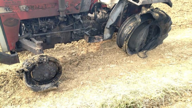 Aurangabad News : अगलगी में धान का गांज व टैक्टर जला