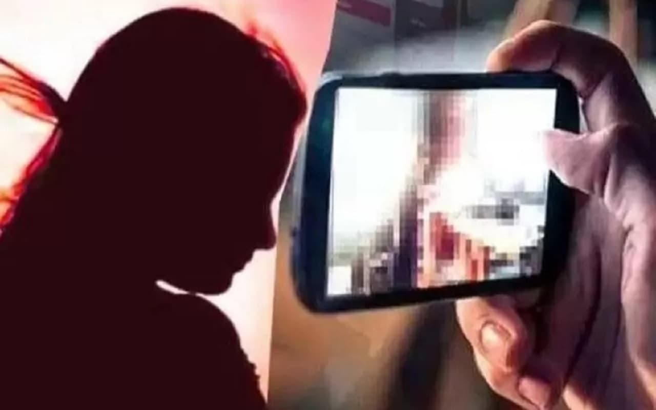 प्रेमी युगल का पोल से बांधकर पीटा