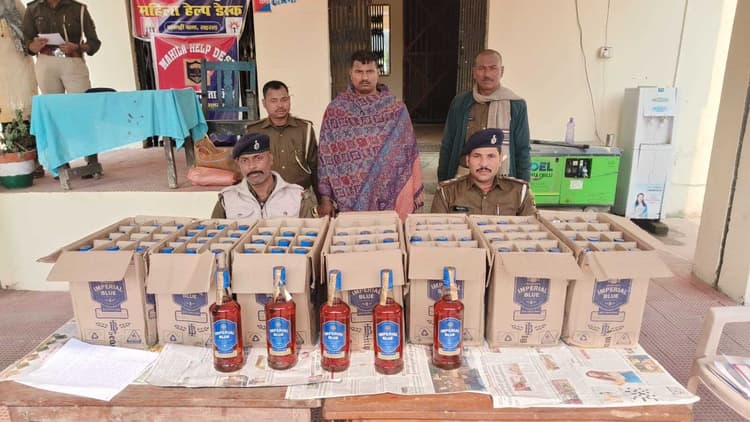63 लीटर अंग्रेजी शराब के साथ तस्कर गिरफ्तार