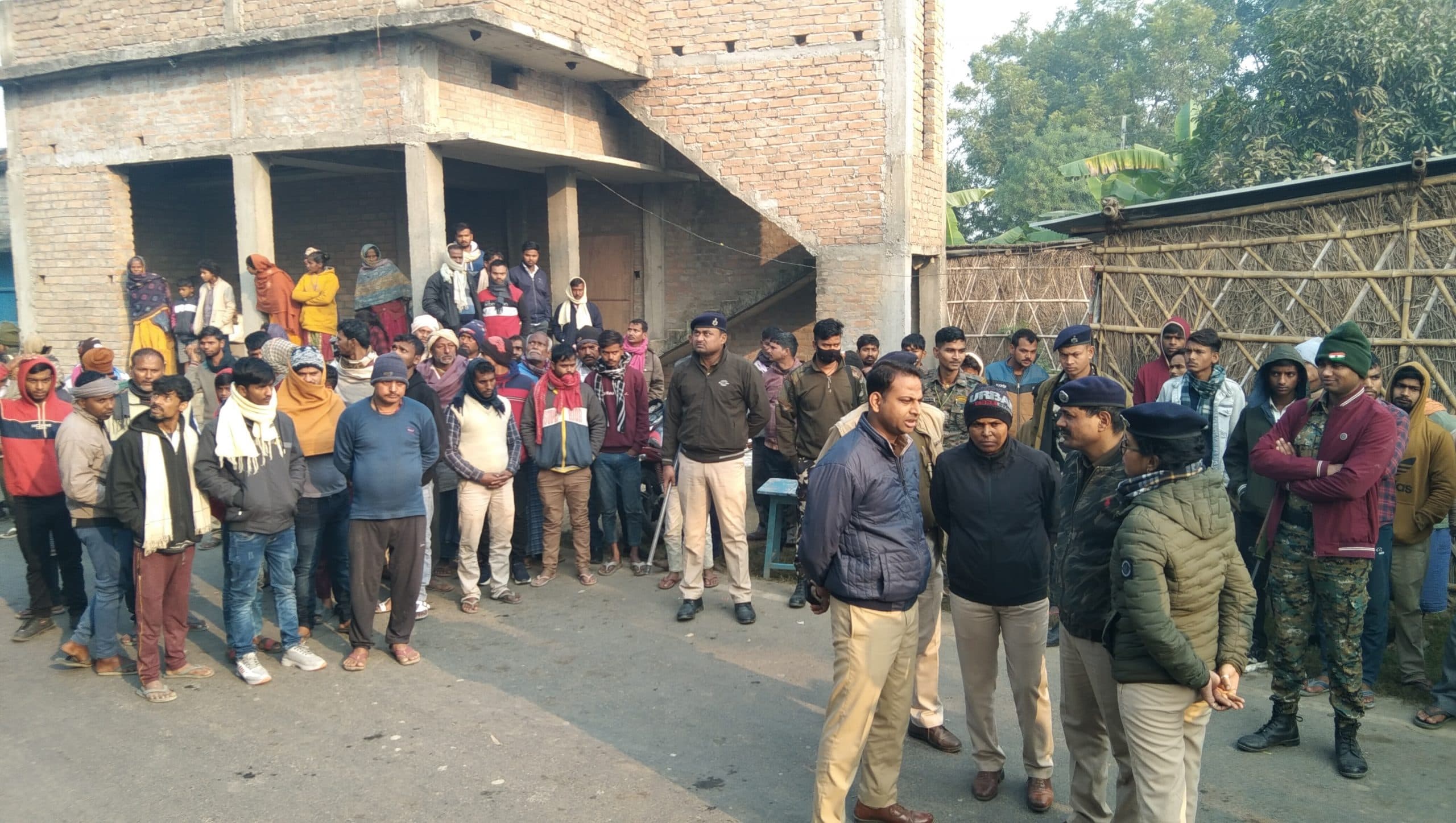 भूमि विवाद में पहले भी हो चुकी है भाई व पिता की हत्या