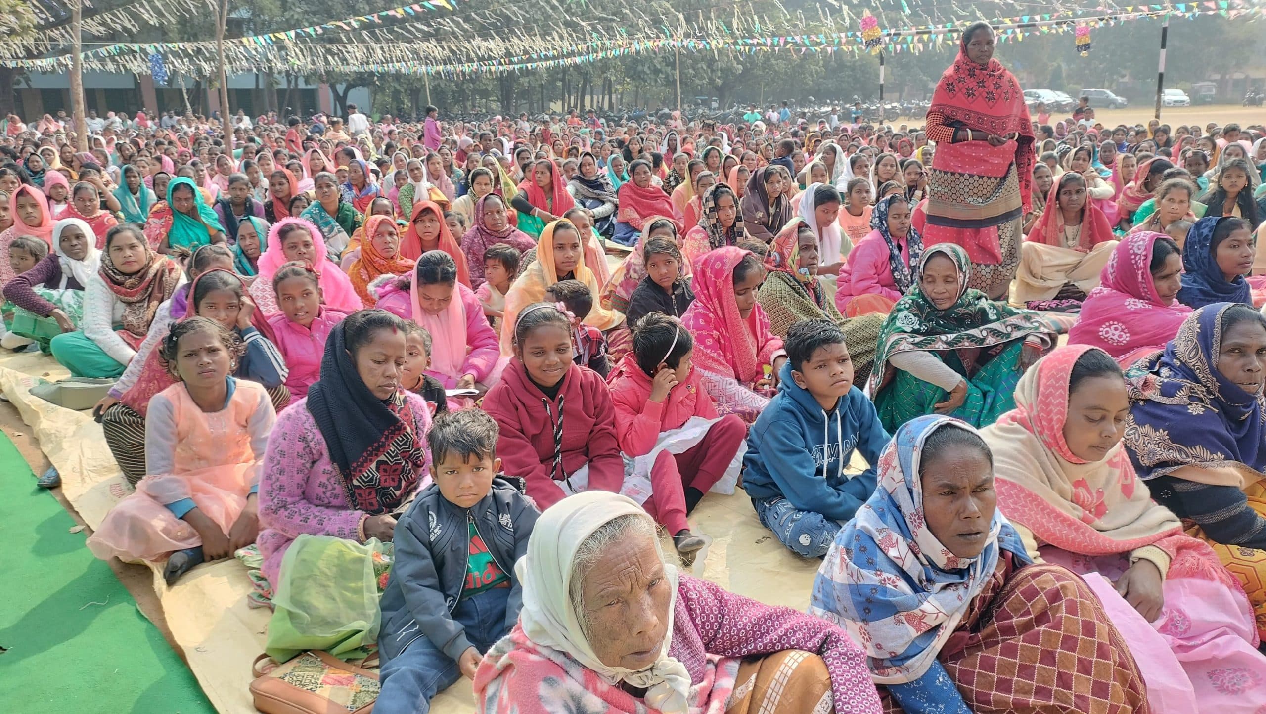 क्रिसमस पर गिरजाघरों में की गयी प्रार्थना