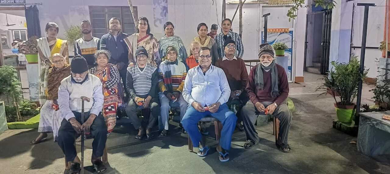 Jamshedpur news. अटल बिहारी वाजपेयी के जन्मदिन पर कंबल वितरित